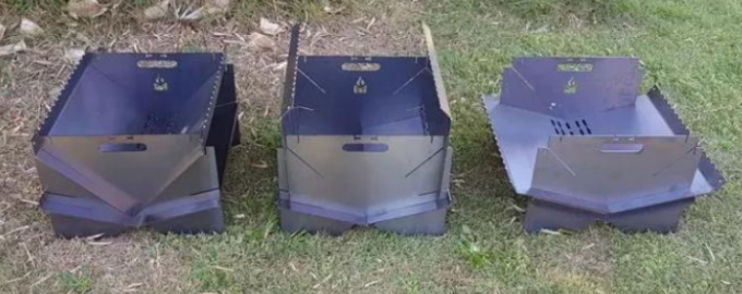 屋外の木製の非常に熱い折り畳み式のキャンプの鋼鉄火ピットのバーベキューの木炭グリル