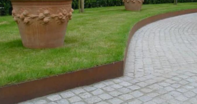 庭Landscrapingのための金属のボーダー端を研ぐ錆ついたCortenの庭の芝生
