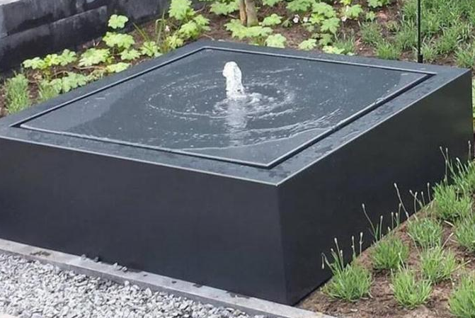 黒い表面のプールの噴水の庭のための屋外の炭素鋼水特徴