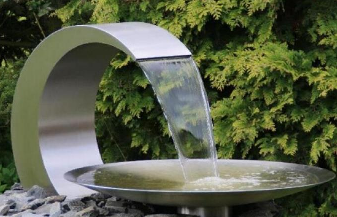現代金属の彫刻の庭の芸術のステンレス鋼水ボールの噴水