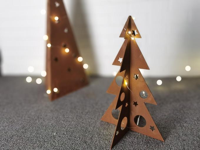 レーザーはクリスマスの装飾の技術の金属のクリスマス ツリーの装飾の庭の装飾を切った