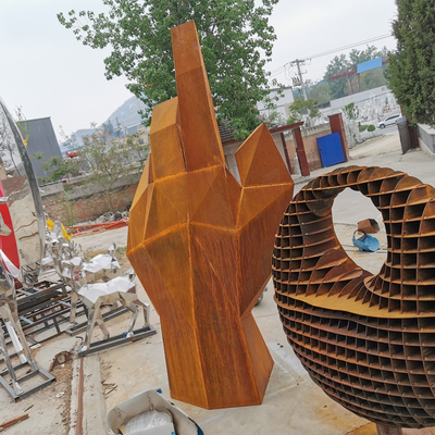 175cmの錆ついた金属の庭は公園の装飾のためのCortenの鋼鉄彫刻を飾る
