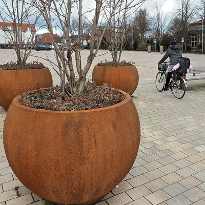 ショッピング モールのための1000mm上げられた球の定形屋外の金属プランター