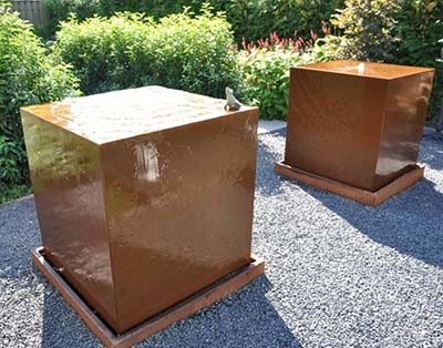 1100mmの正方形の金属の庭はCorten鋼鉄水特徴を飾る