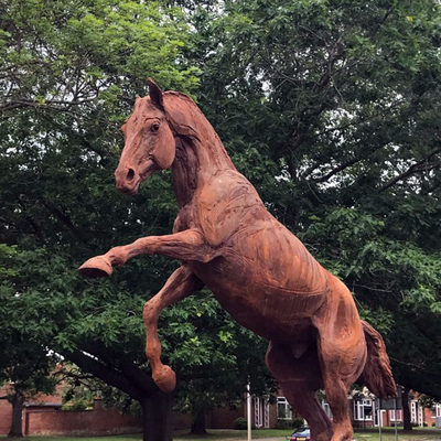 カスタマイズされたサイズの屋外の金属の馬は鋼鉄を風化させることを彫る
