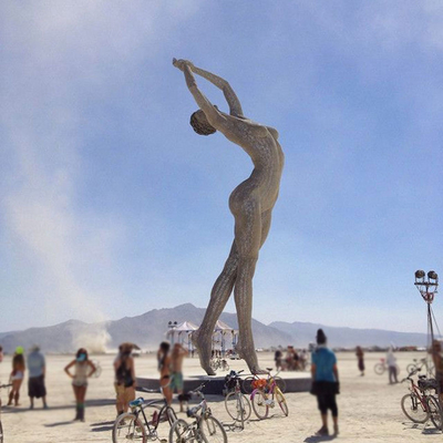 500cmの高さの大きいステンレス鋼の彫刻ダンシング・レディはカスタマイズした