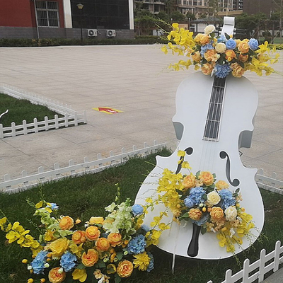 屋外の庭の芝生の装飾のための鉄のチェロの楽器の彫刻