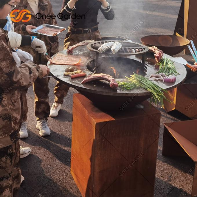 家族および友人のCortenの鋼鉄BBQの鋼鉄屋外の錆のCortenの鋼鉄グリルのBraseroのバーベキューのグリル