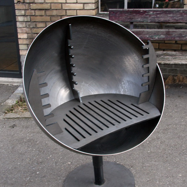 屋外の調理は屋外の大きいCortenの鋼鉄火ピットの火ボールBBQのグリルを焼く