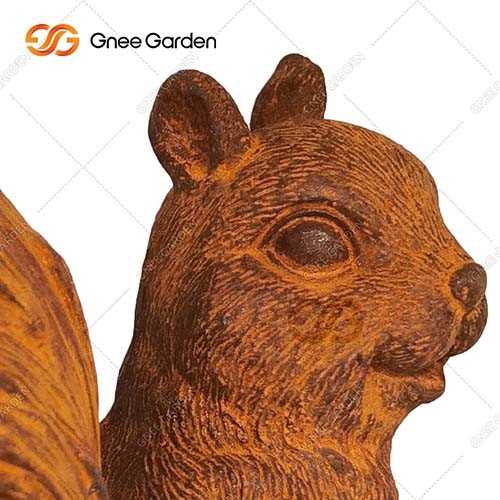 鋳鉄の庭はGN-GD-215リス家族の屋内屋外の金属の彫刻を飾る